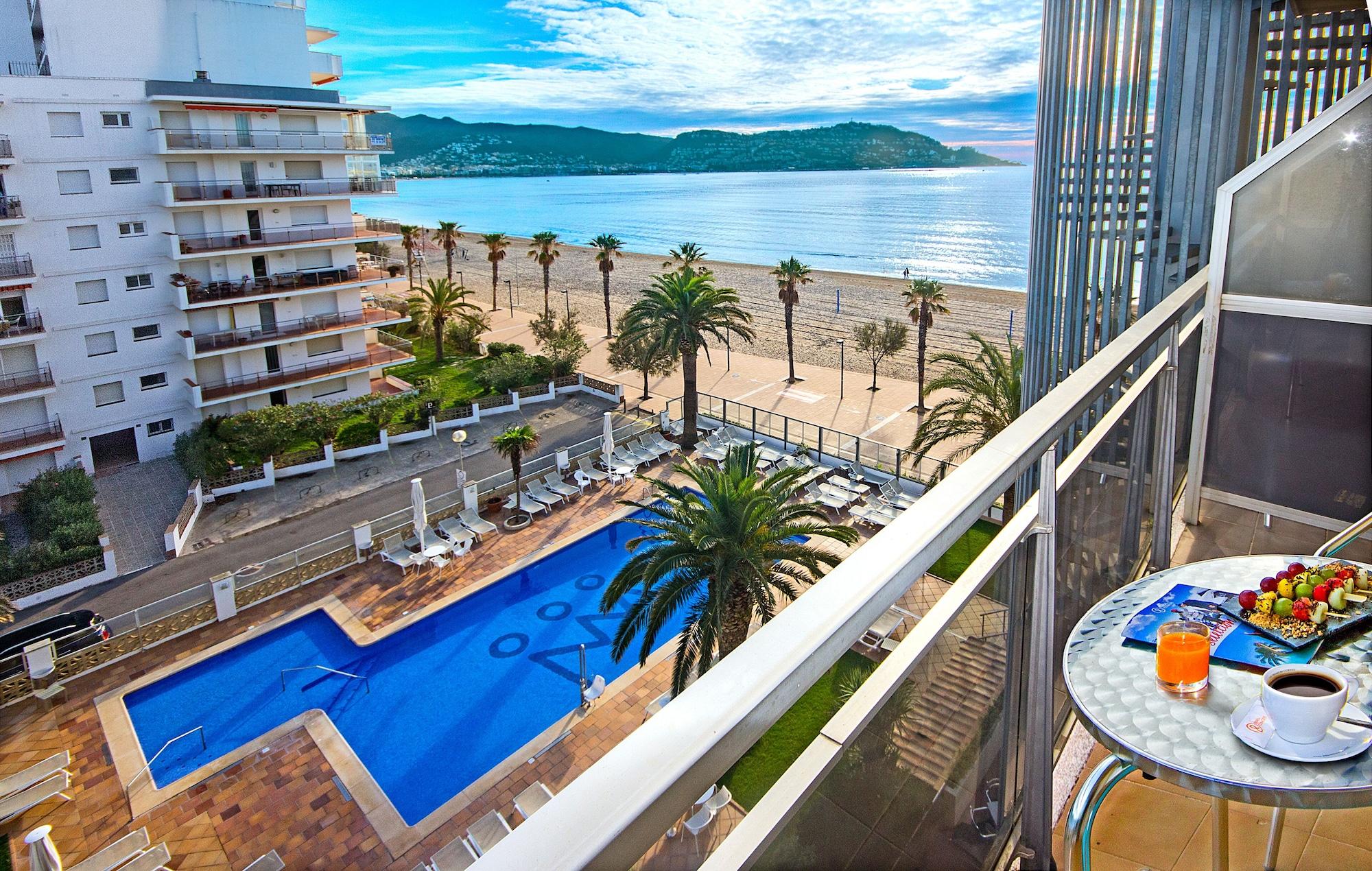 Hotel Monterrey Roses By Pierre & Vacances Екстериор снимка